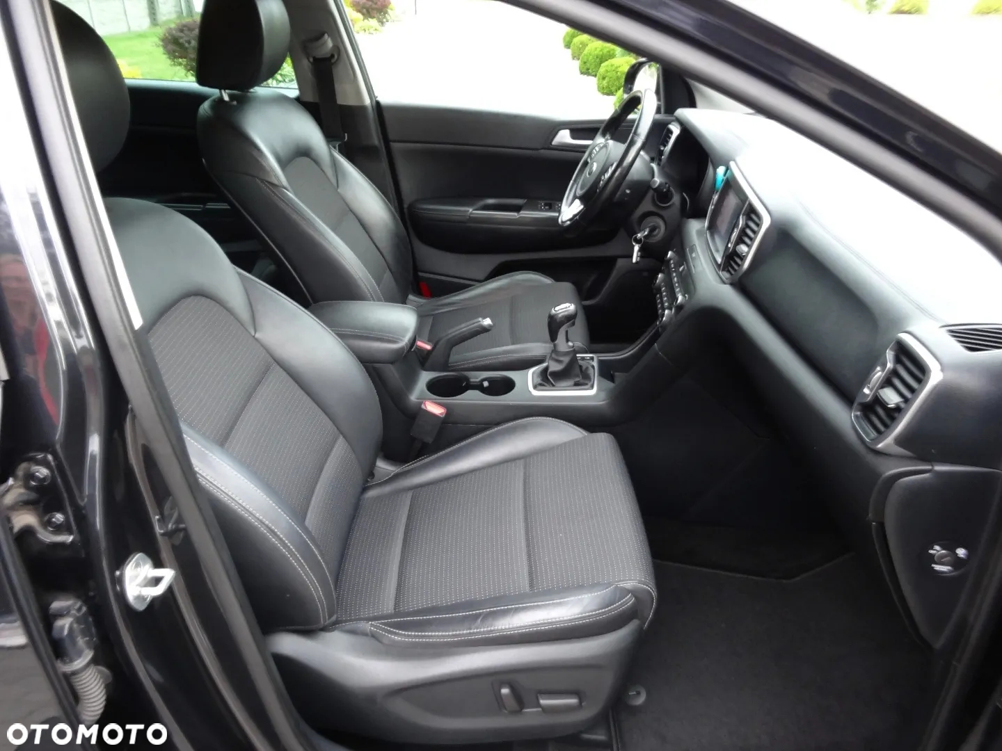 Kia Sportage 1.7 CRDI 2WD Dream-Team Edition - 24