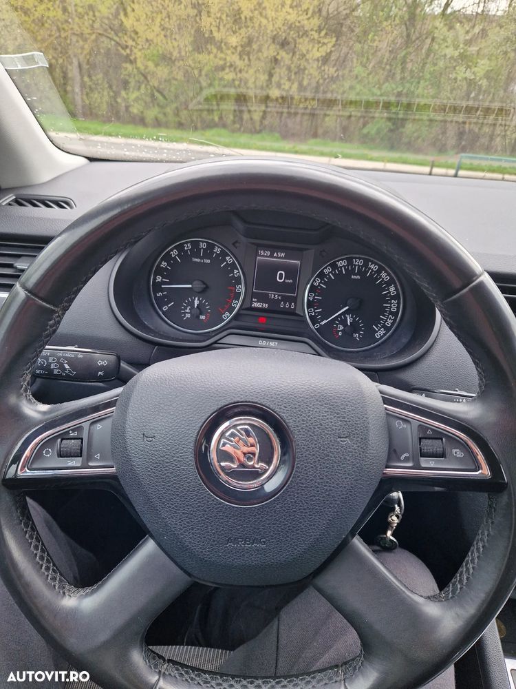 Skoda Octavia 2.0 TDI ELEGANCE - 6