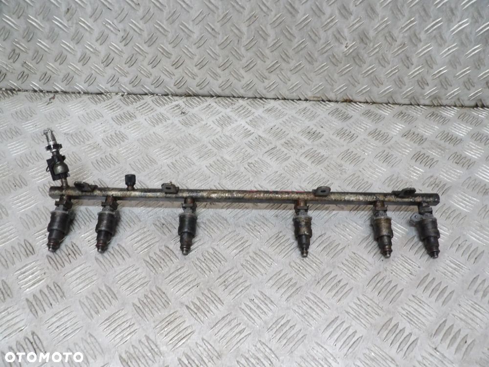 JEEP GRAND CHEROKEE ZJ XJ 4.0 LISTWA WTRYSKOWA WTRYSKI KPL. - 5