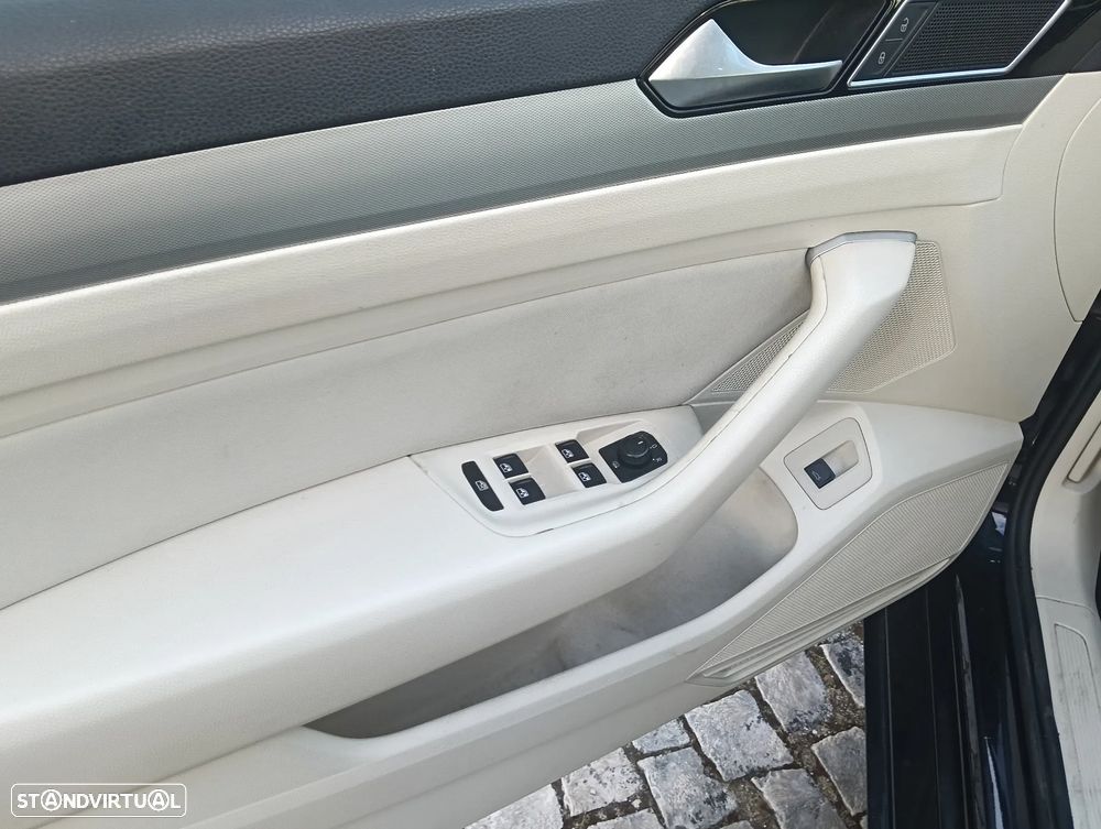 Volkswagen Passat 2.0 TDI Highline DSG — fotografia 40