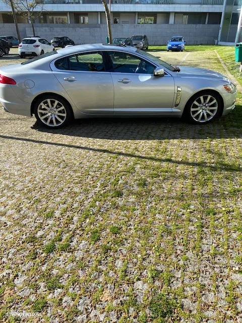 Jaguar XF 2.7 D V6 Premium Luxury - 6
