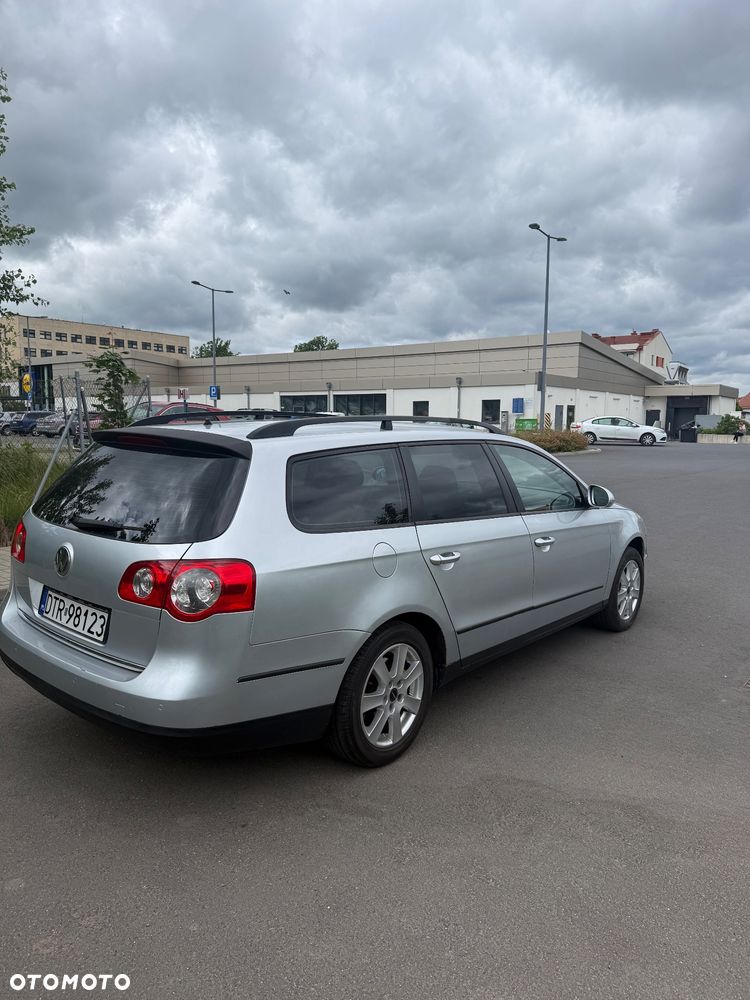 Volkswagen Passat - 4