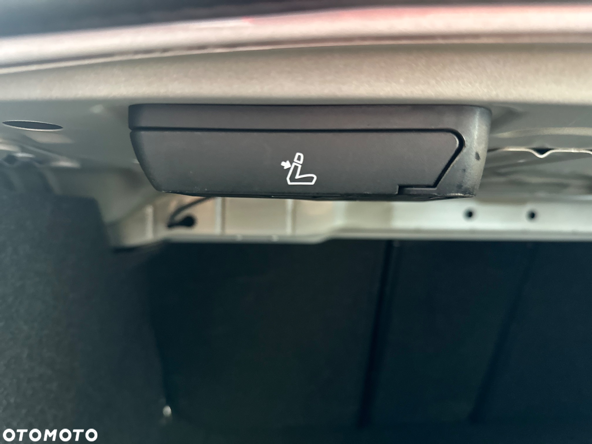 BMW Seria 3 318i M Sport - 30