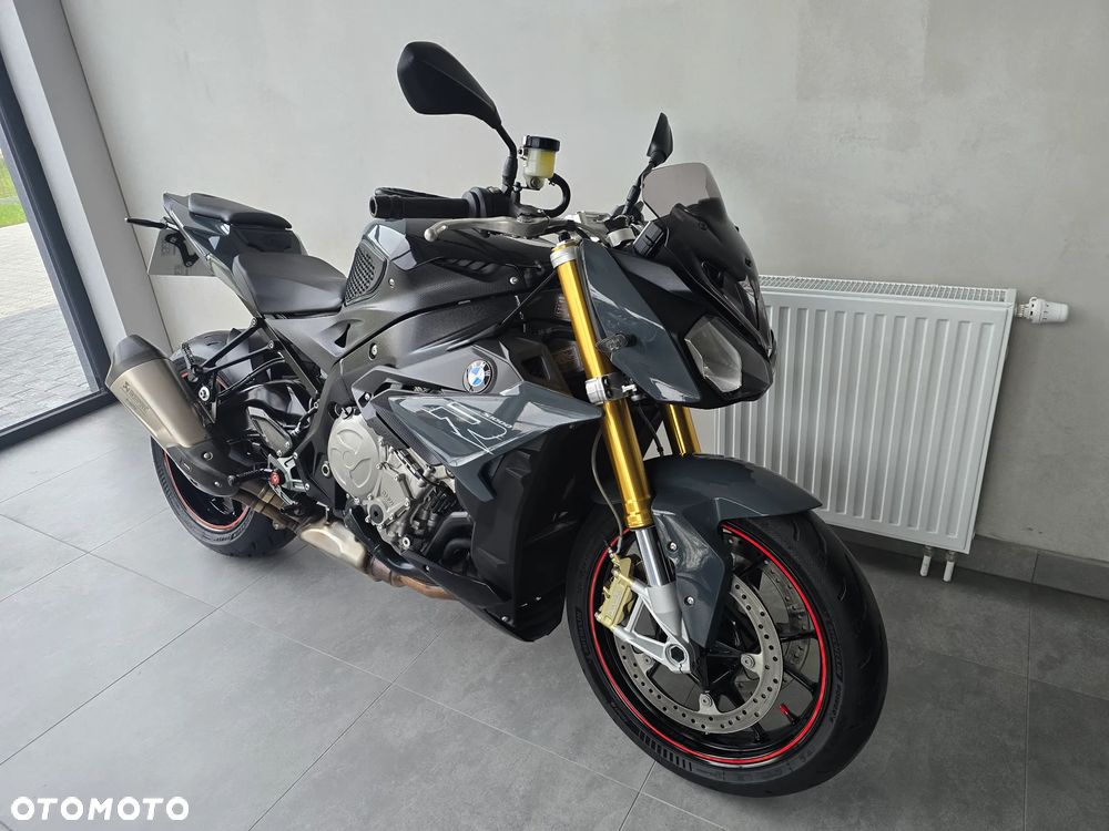 BMW S - 33
