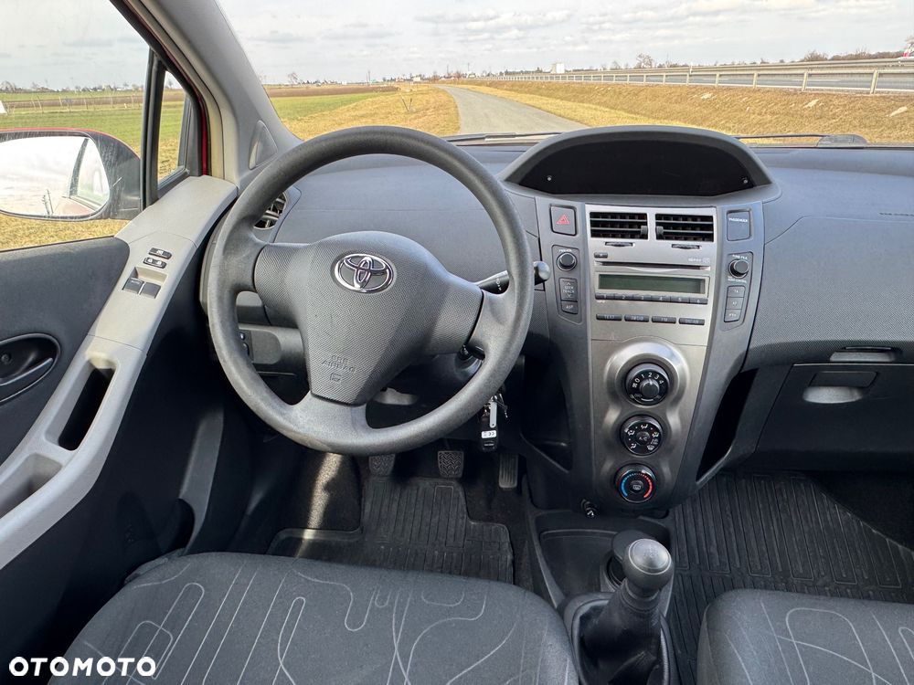 Toyota Yaris 1.0 Luna EU5 - 7