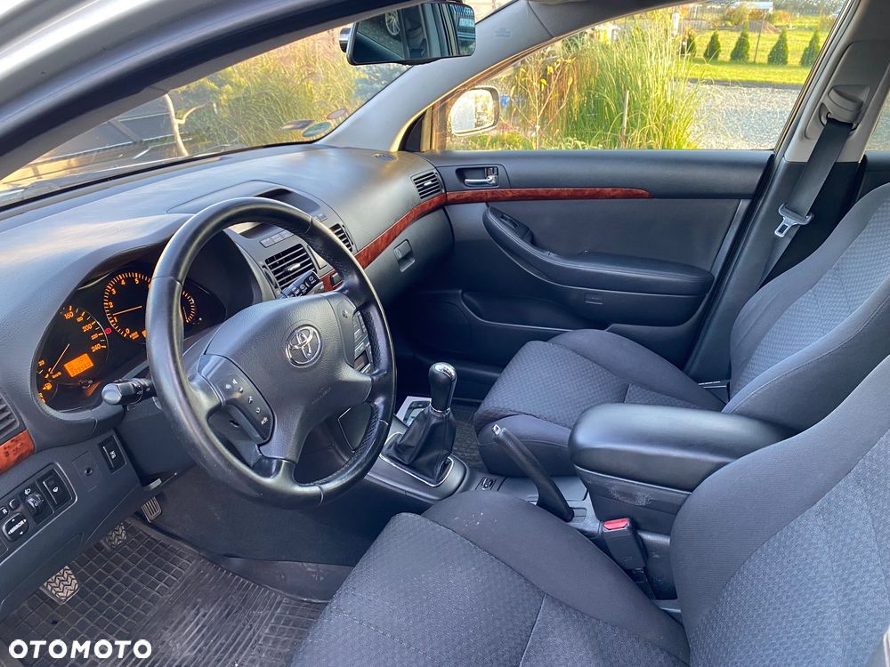 Toyota Avensis 2.0 VVT-i Sol - 7