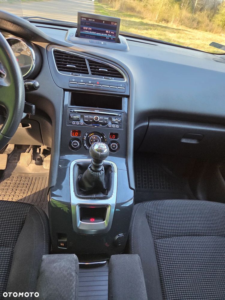 Peugeot 5008 1.6 THP Active 7os - 11