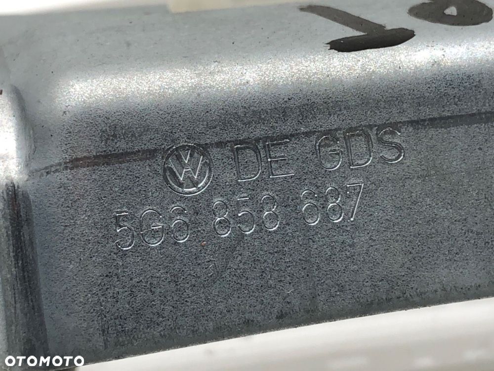 UCHWYT RĄCZKA PODSUFITKI TYŁ PRAWA - 76.00 PLN - VW GOLF VII (5G1, BQ1, BE1, BE2) 2012 - 2022 1.6 - 4