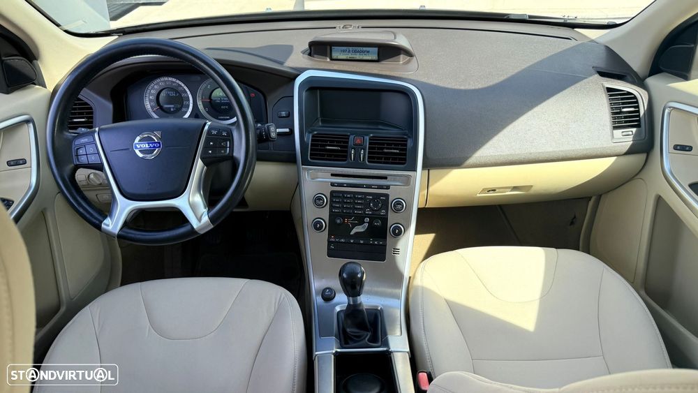 Volvo XC 60 2.0 D3 Drive Momentum - 14