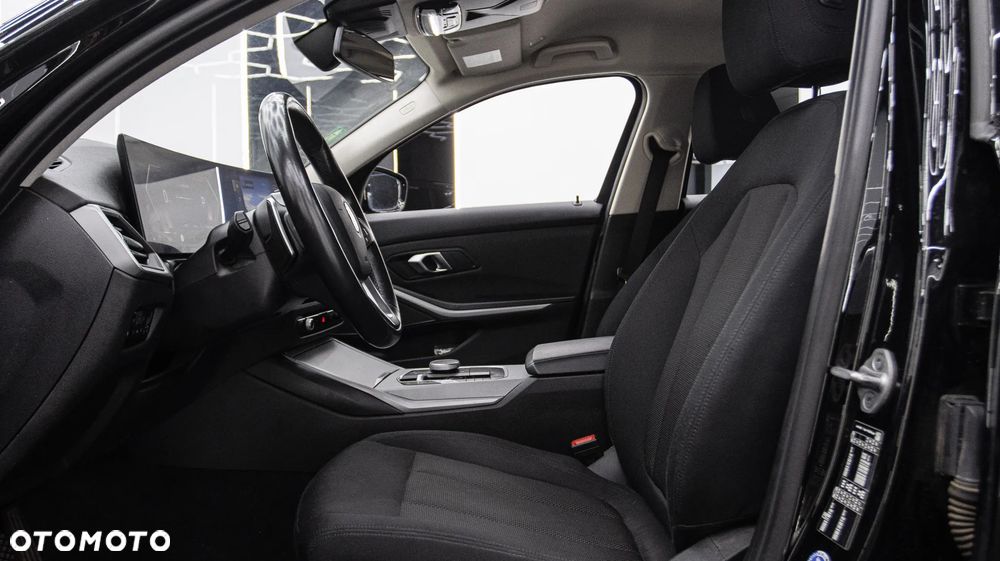 BMW Seria 3 320i Advantage sport - 17