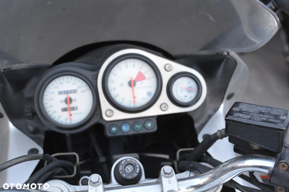 Kawasaki ZR - 12