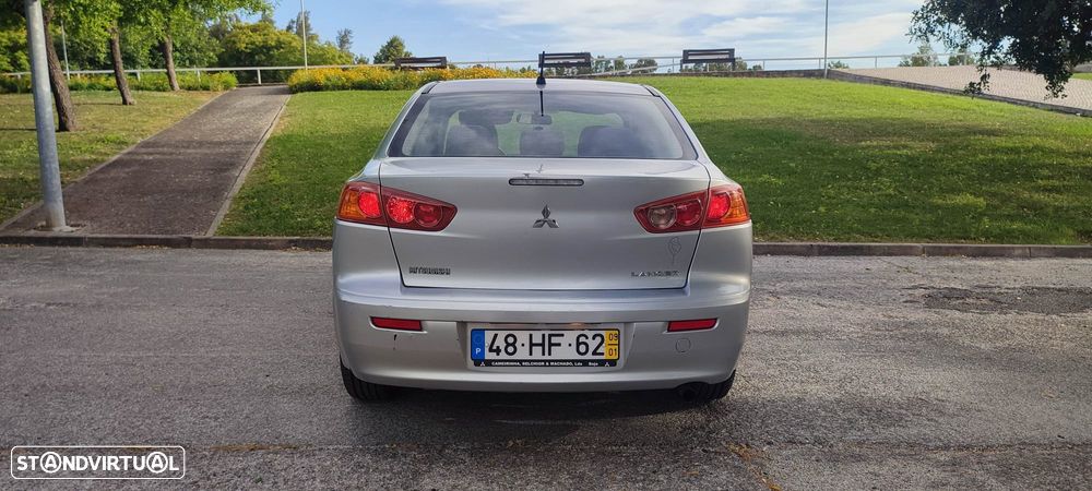 Mitsubishi Lancer 1.5 Inform - 7