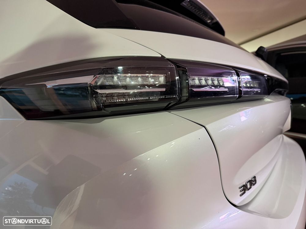 Peugeot 308 1.6 Hybrid Allure Pack e-EAT8 - 21