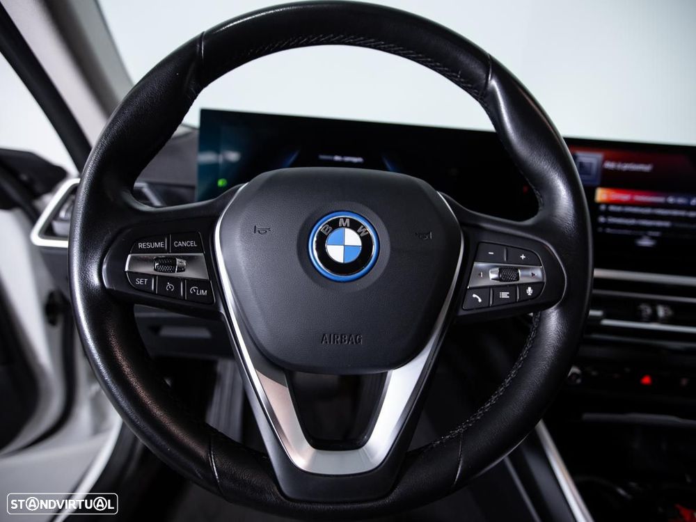 BMW i4 eDrive40 — fotografia 16