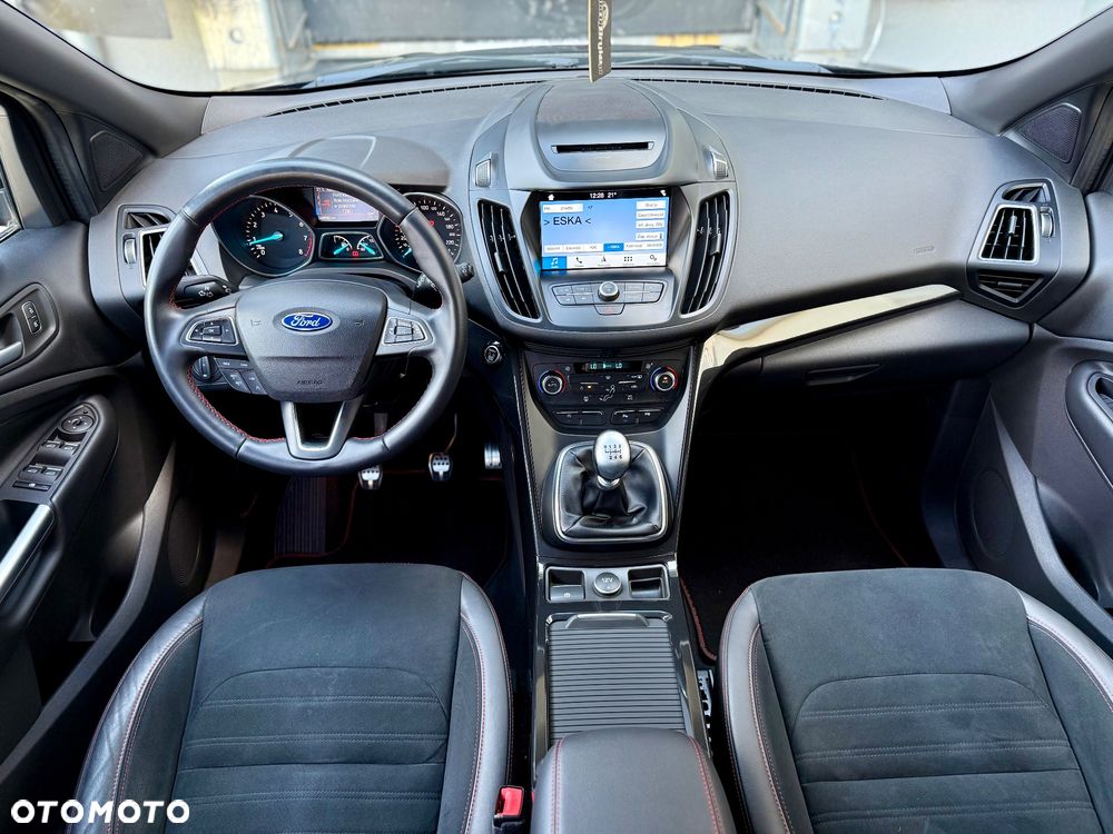 Ford Kuga 1.5 EcoBoost 2x4 ST-Line - 17