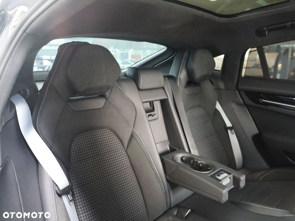 Porsche Panamera - 24