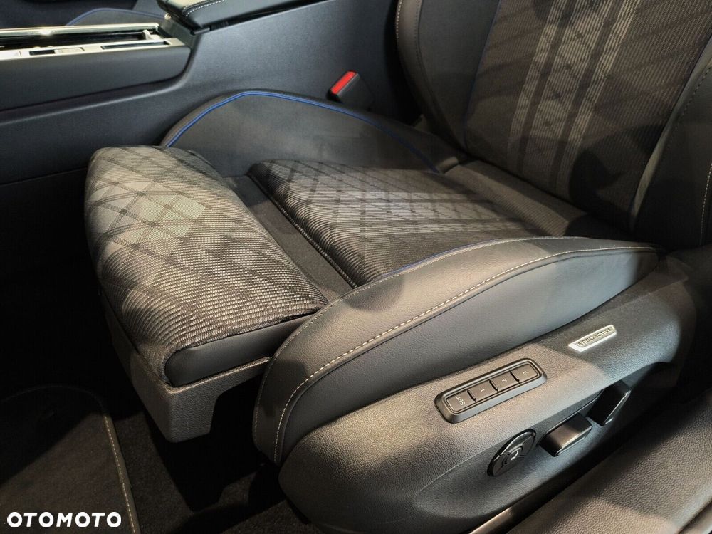 Volkswagen Passat Variant 2.0 TSI R-Line Plus DSG - 11