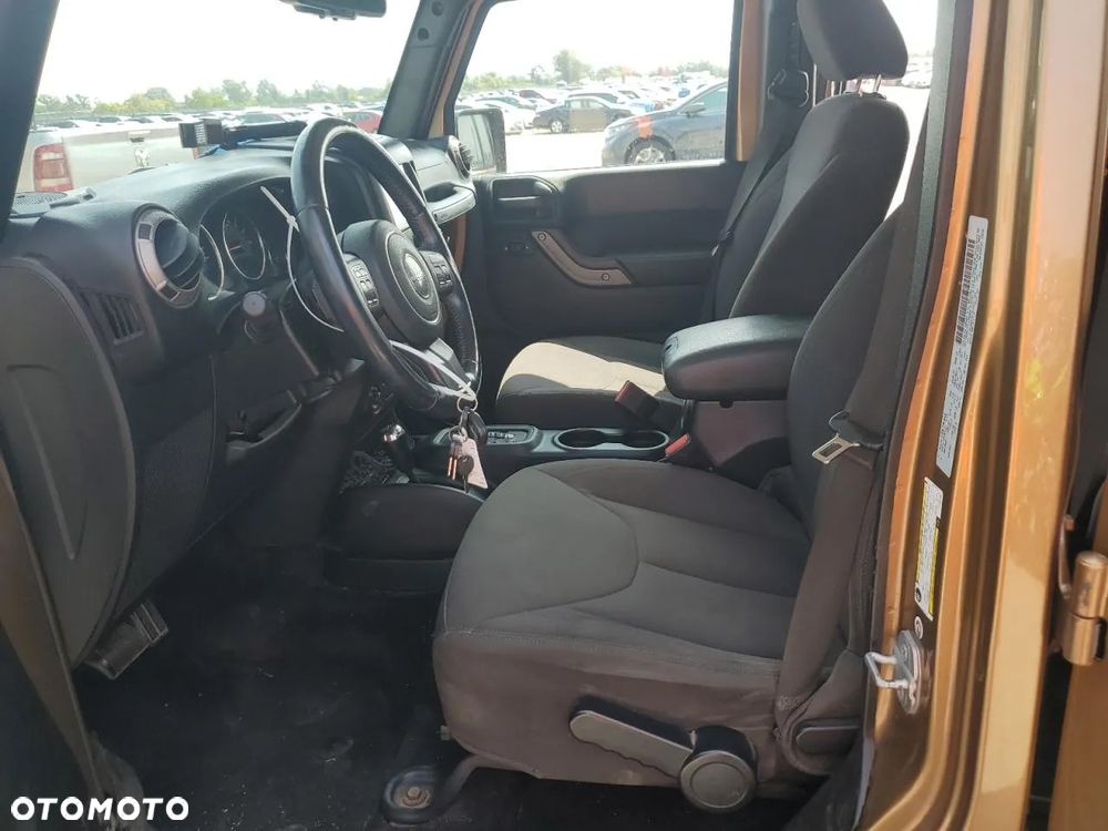 Jeep Wrangler - 8