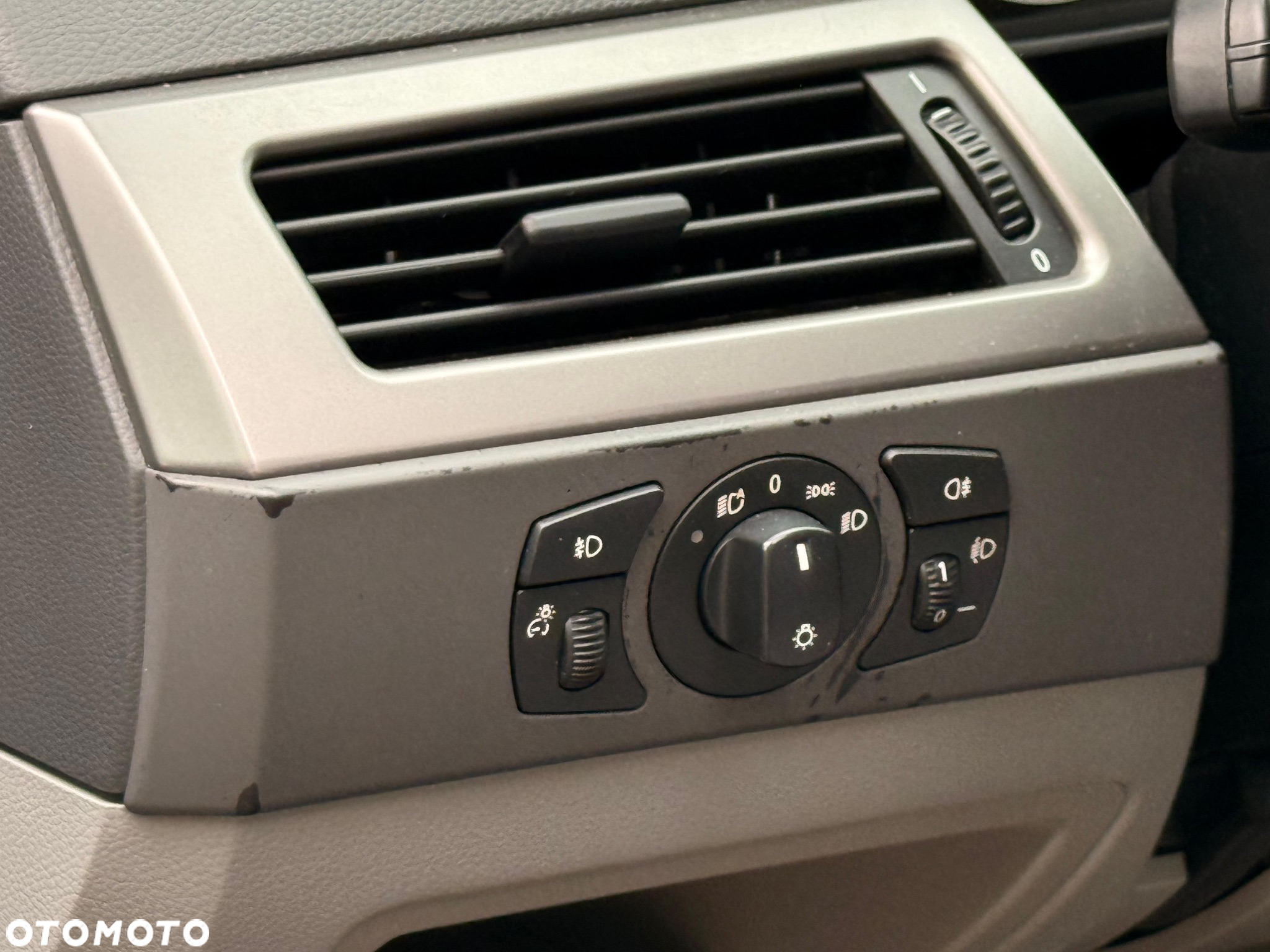 BMW Seria 5 520i - 31