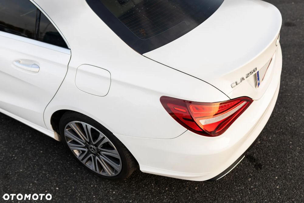 Mercedes-Benz CLA 250 7G-DCT - 15