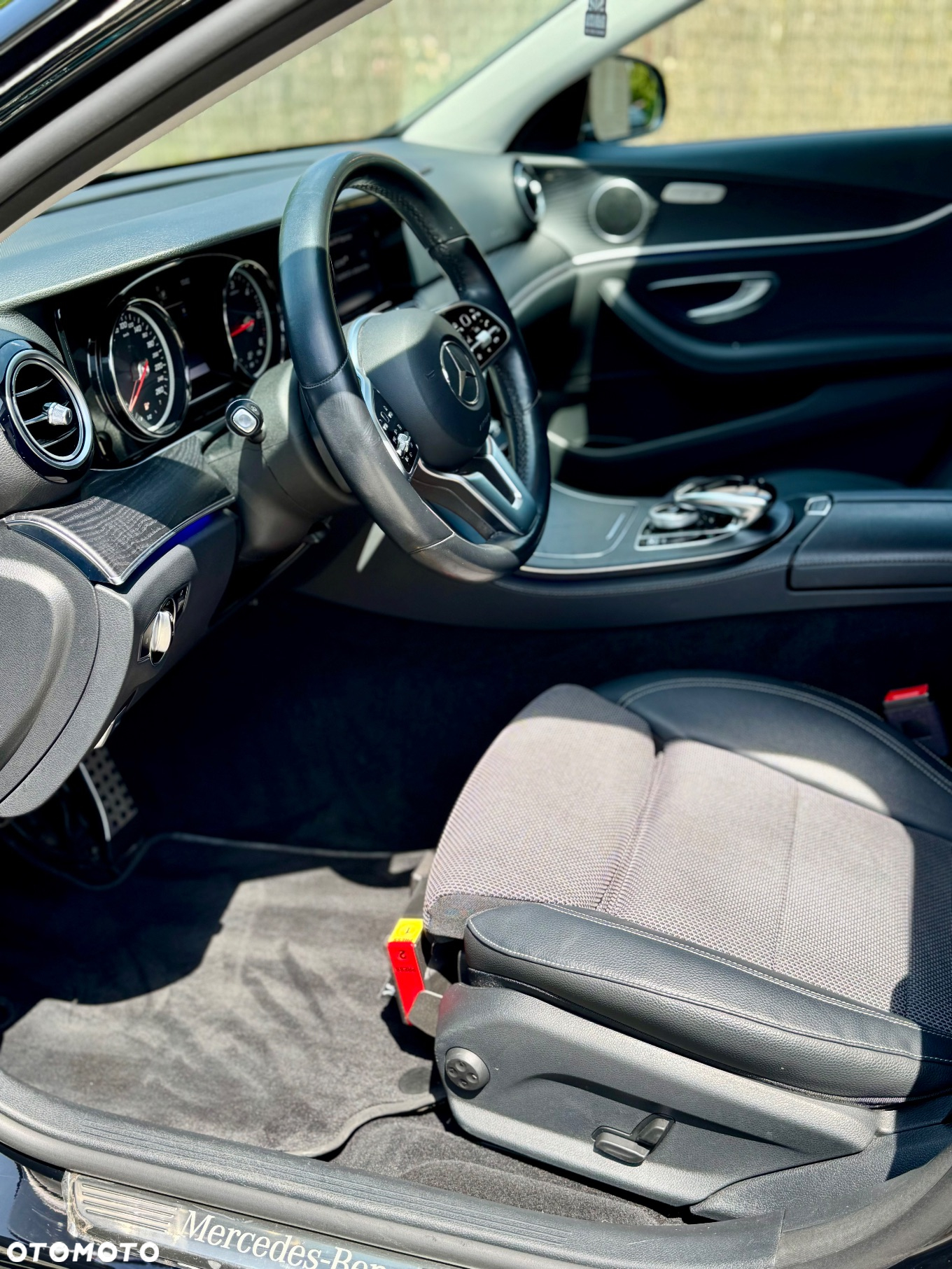 Mercedes-Benz Klasa E 200 d 9G-TRONIC - 18