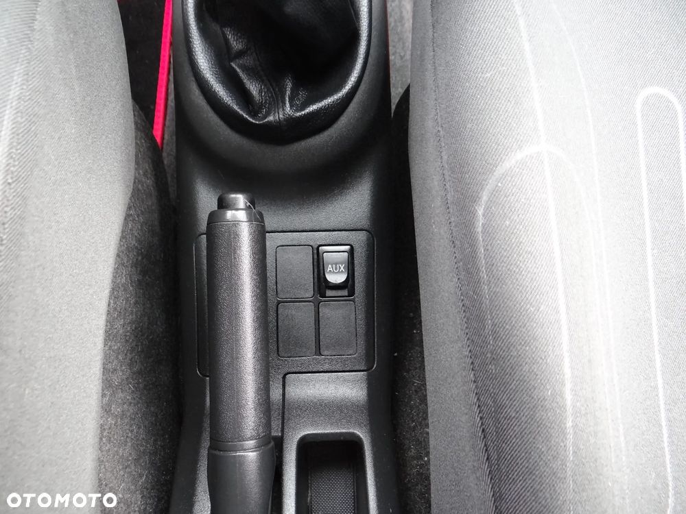 Toyota Yaris 1.0 Terra EU5 - 29