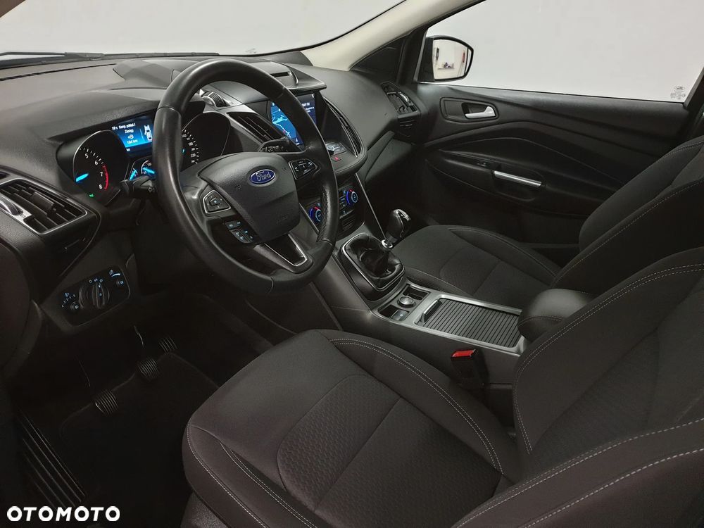 Ford Kuga 1.5 EcoBoost 2x4 Titanium - 9