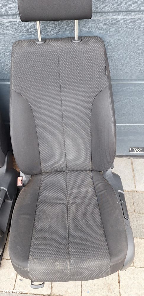 FOTEL LEWY PRZÓD- VOLKSWAGEN PASSAT B6 -EUROPA - 1