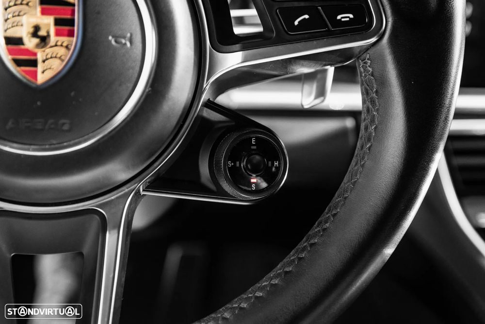 Porsche Panamera Sport Turismo 4 E-Hybrid - 32