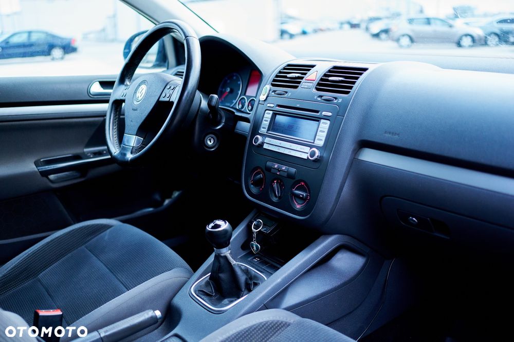 Volkswagen Golf - 5