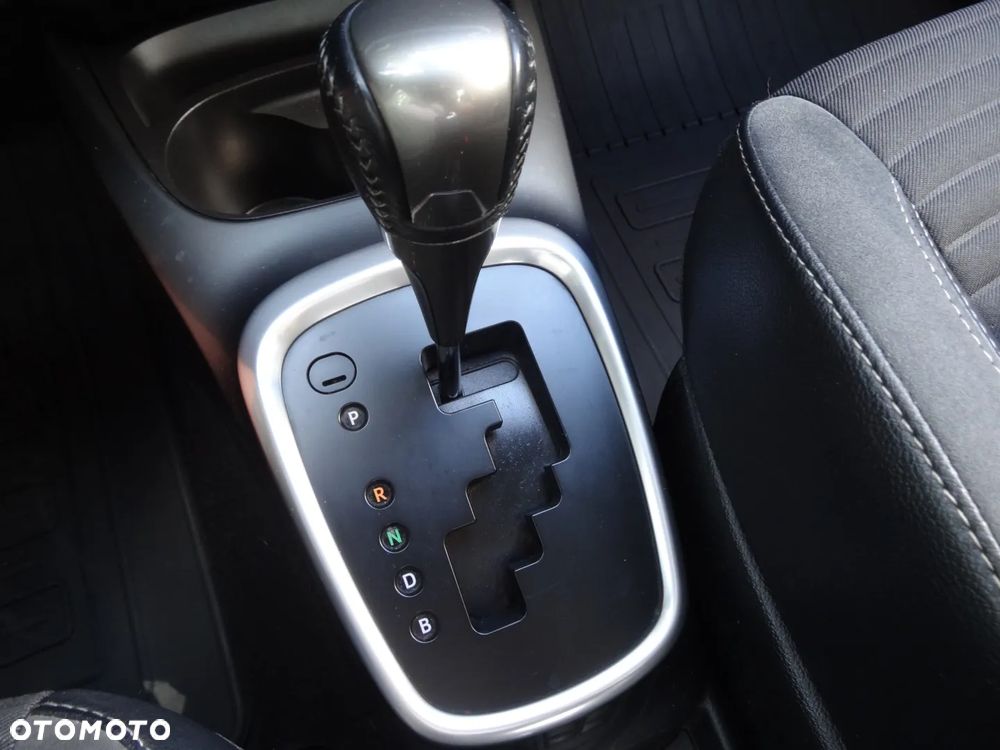 Toyota Yaris 1.5 VVT-i Comfort - 29