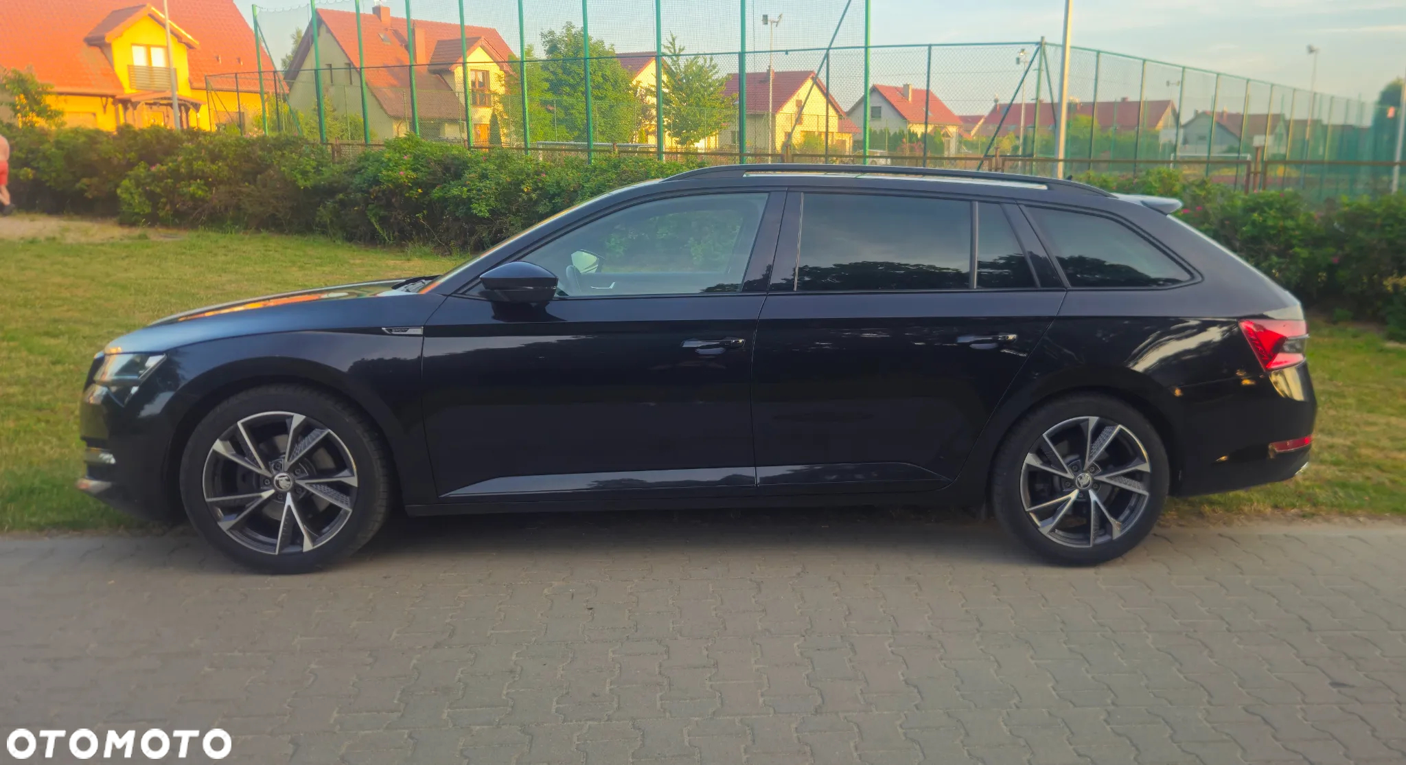 Skoda Superb 2.0 TDI DSG Sportline - 3