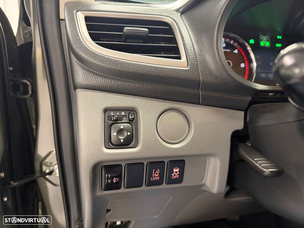 Mitsubishi L200 2.4 DI-D CD Intense Sport Space Cab Strakar 4WD - 13