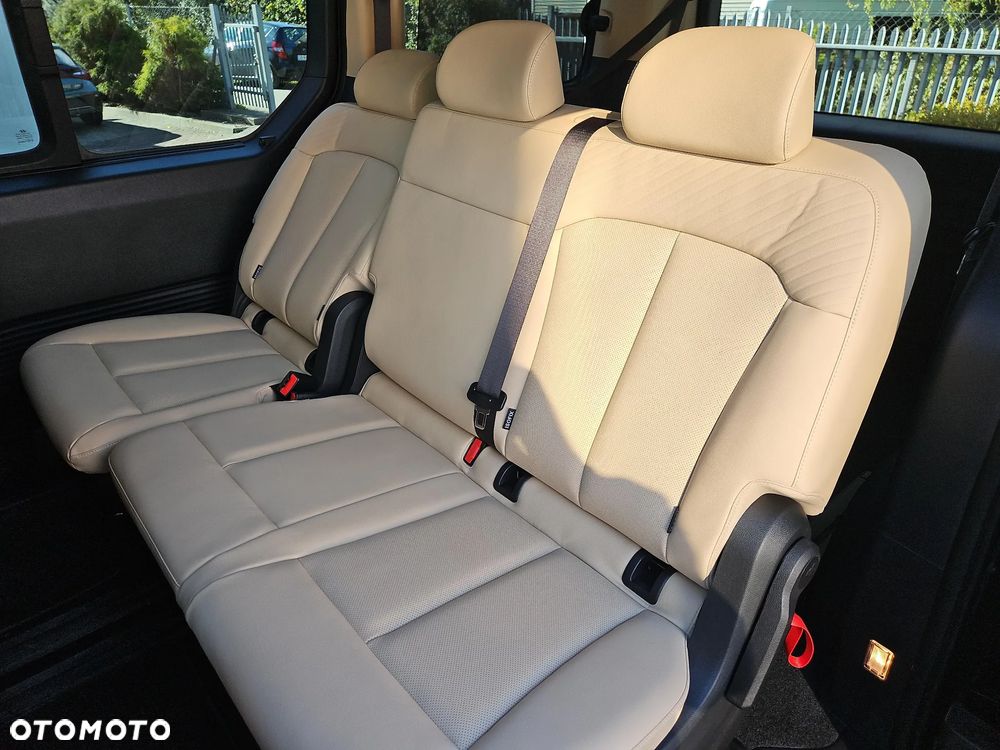 Hyundai Staria 1.6 T-GDI HEV Smart VIP - 16