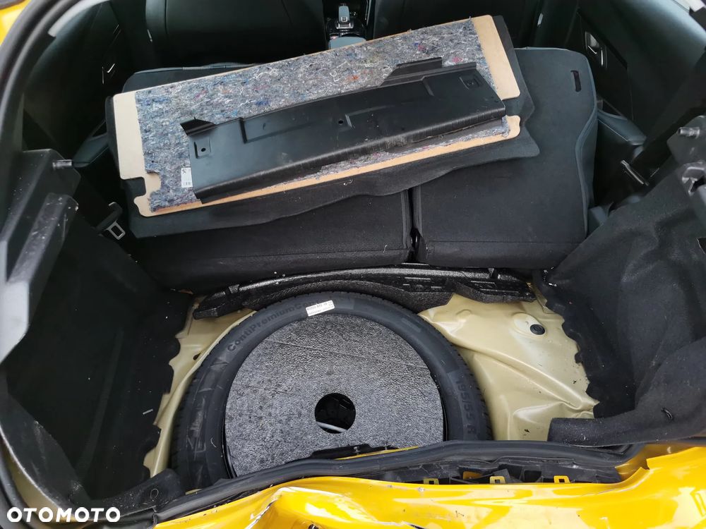 Peugeot 208 PureTech 100 EAT8 Allure - 12