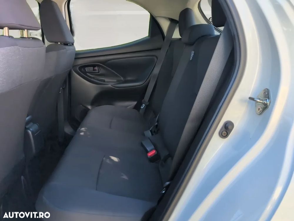 Toyota Yaris Hybrid 1.5 VVT-i Team Deutschland - 9