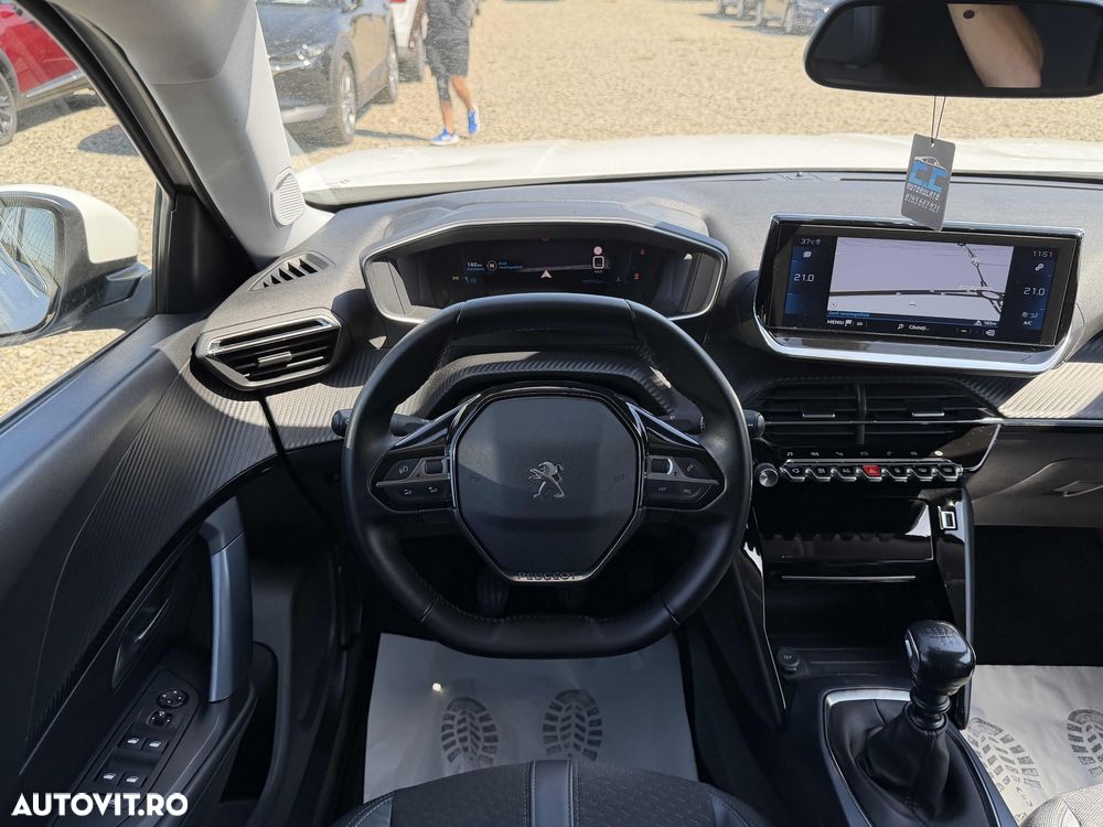 Peugeot 2008 - 10
