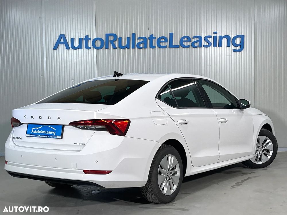 Skoda Octavia 2.0 TDI DSG Ambition - 4