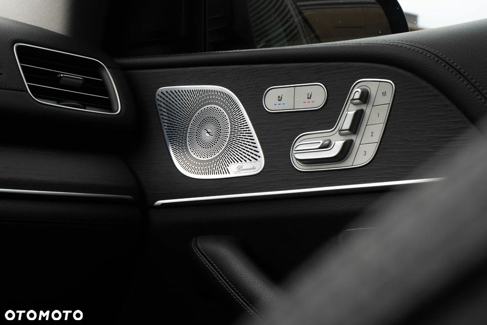 Mercedes-Benz GLS - 18