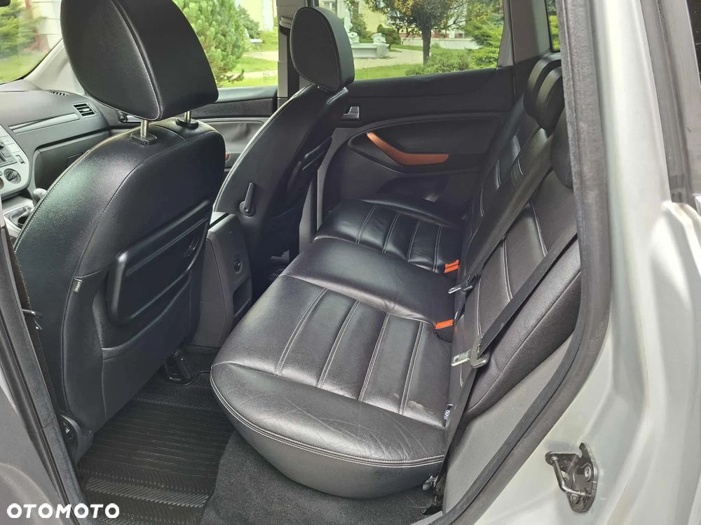 Ford Kuga 2.0 TDCi Titanium FWD - 8