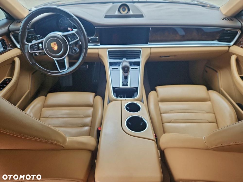 Porsche Panamera 4S - 8