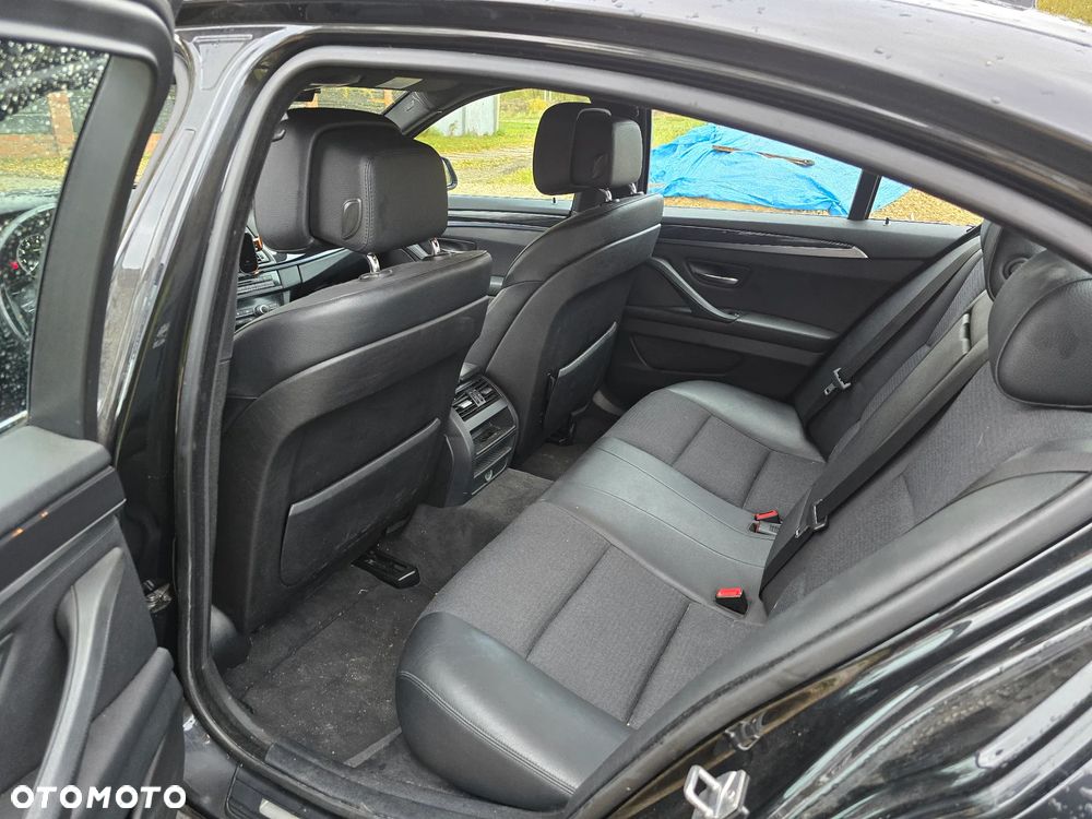 BMW Seria 5 520i - 24