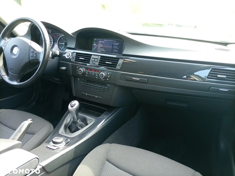 BMW Seria 3 320d DPF Blue Performance Edition Sport - 13