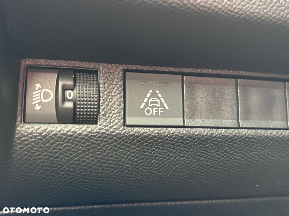 Peugeot 2008 1.5 BlueHDi GT Pack S&S EAT8 - 34
