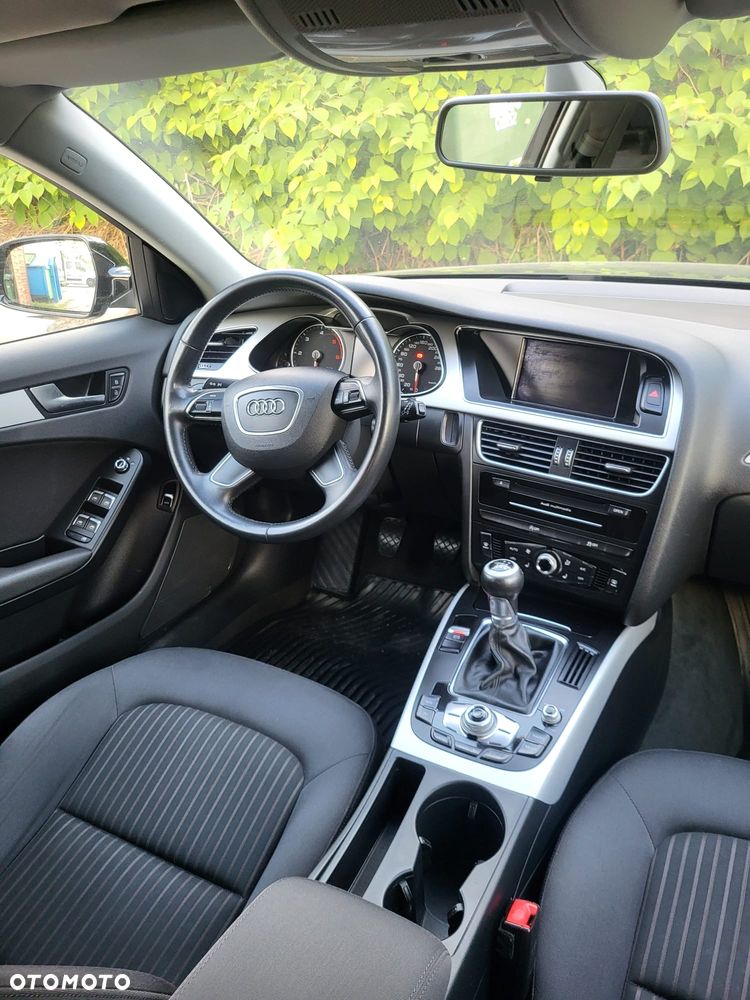 Audi A4 Avant 2.0 TDI DPF Ambiente - 8
