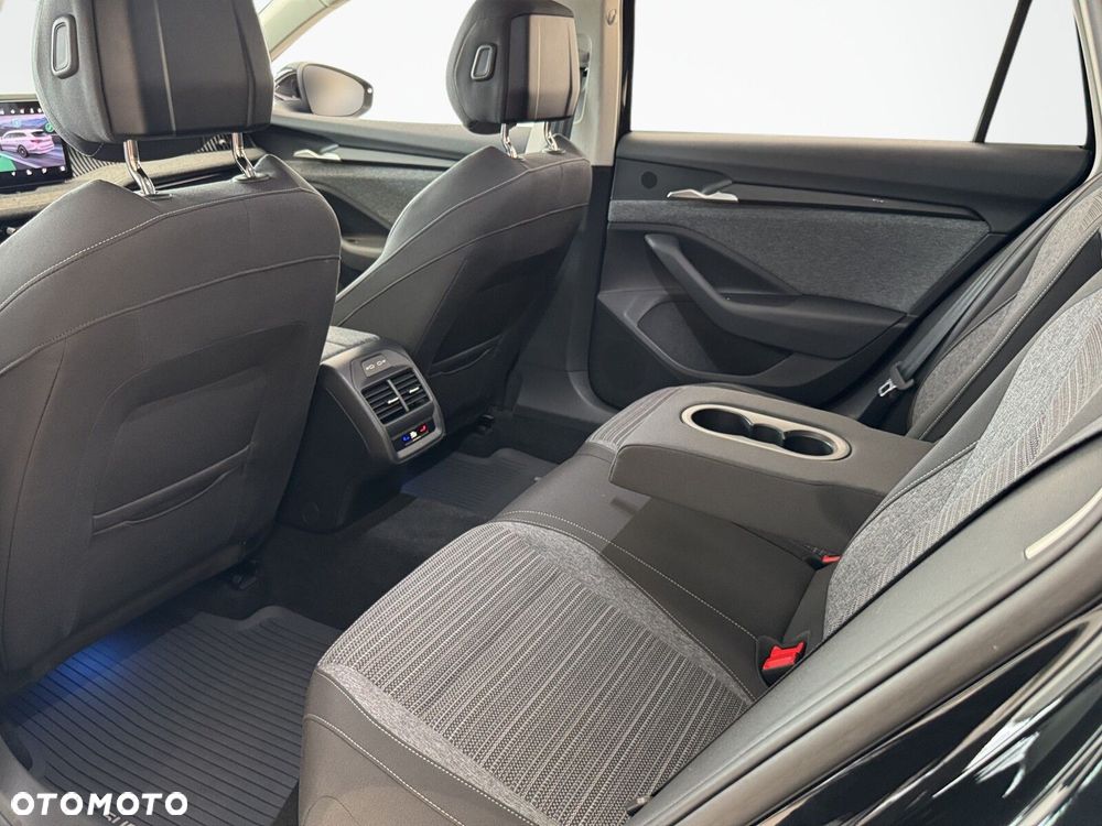 Skoda Superb 1.5 TSI mHEV Selection DSG - 15
