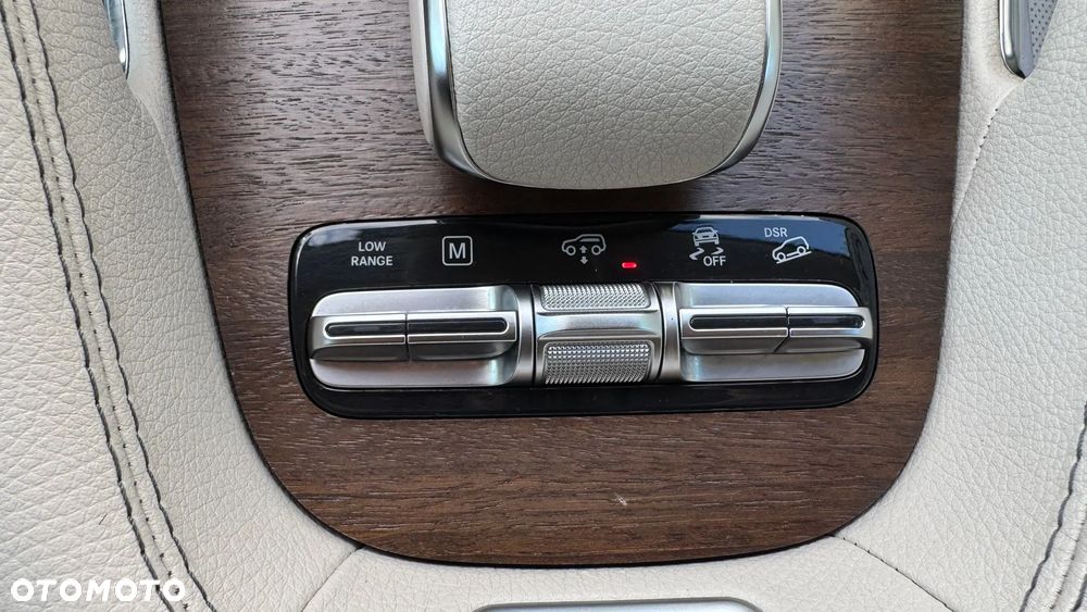 Mercedes-Benz GLE - 33