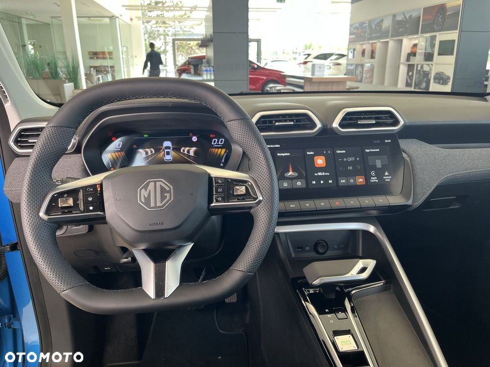 MG ZS Hybrid+ - 15