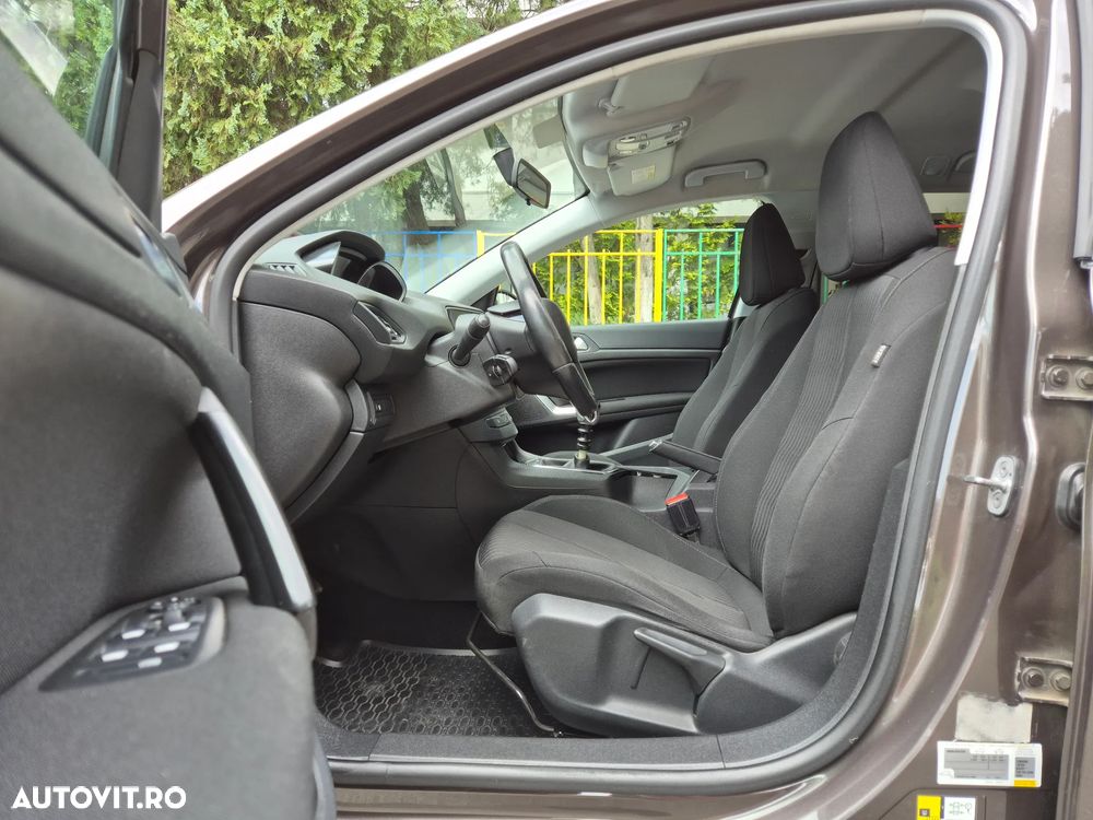 Peugeot 308 1.6 e-HDI FAP STT Allure - 4