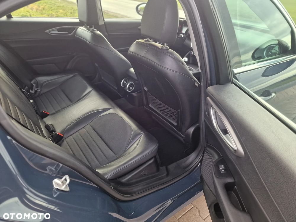 Alfa Romeo Giulia 2.2 D Turbo Super - 22